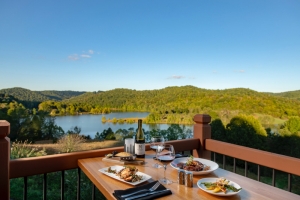 Guests of Lightburns Restaurant enjoy spectacular views of Stonewall Jackson Lake at Stonewall Resort.