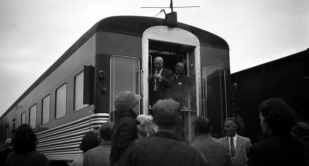 President Eisenhower and his brother Milton on Chessie 29