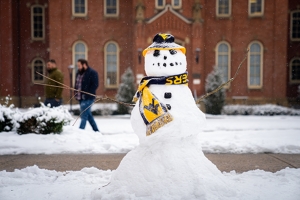 West Virginia University fashion and merchandising experts say staying warm isn’t just about piling on thick layers. It’s about layering smartly. (WVU Photo)